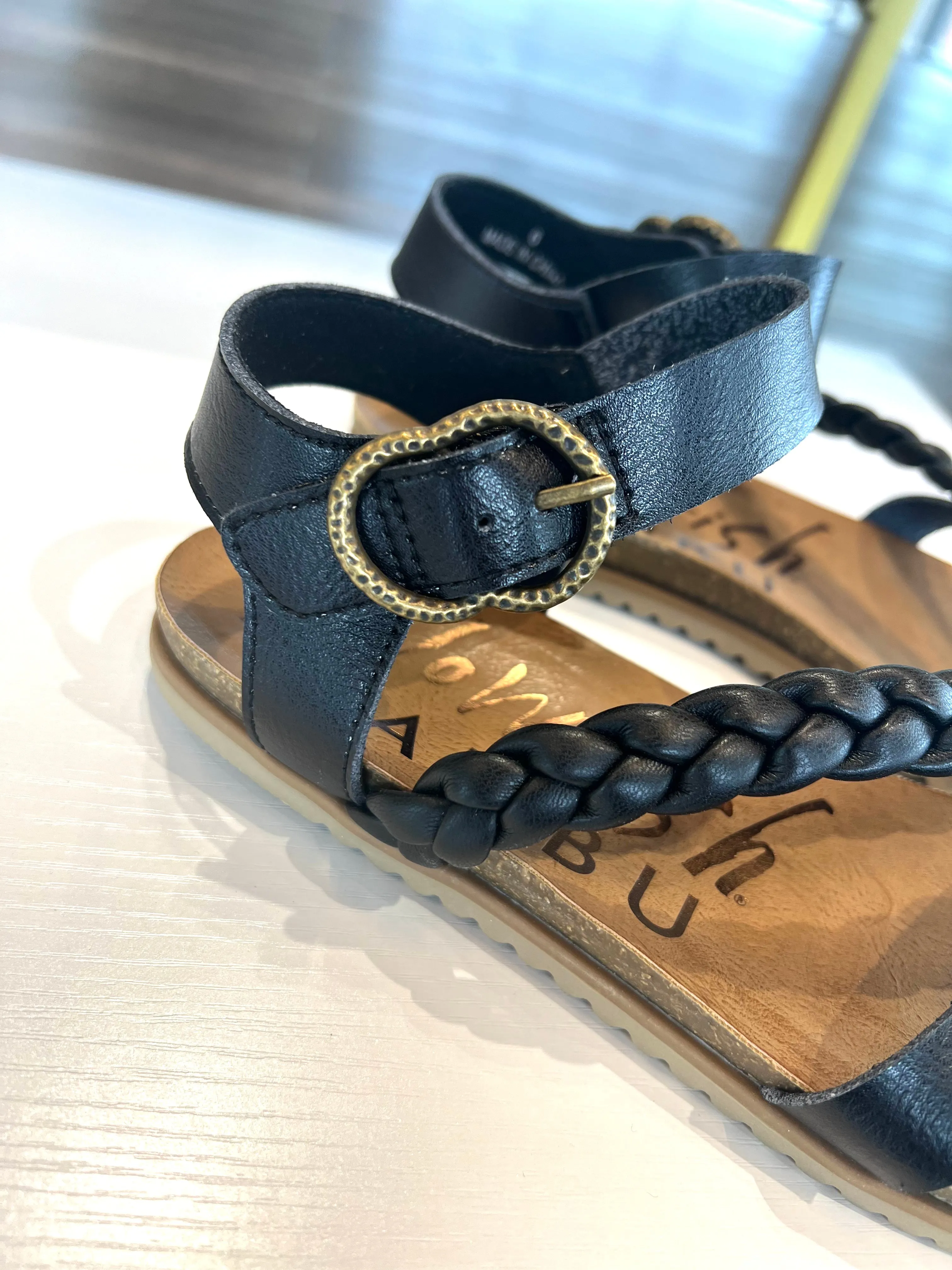 Blowfish Mylo Sandals (Black Mandala)