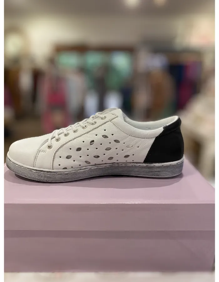 Rilassare Talpan Shoe White & Black